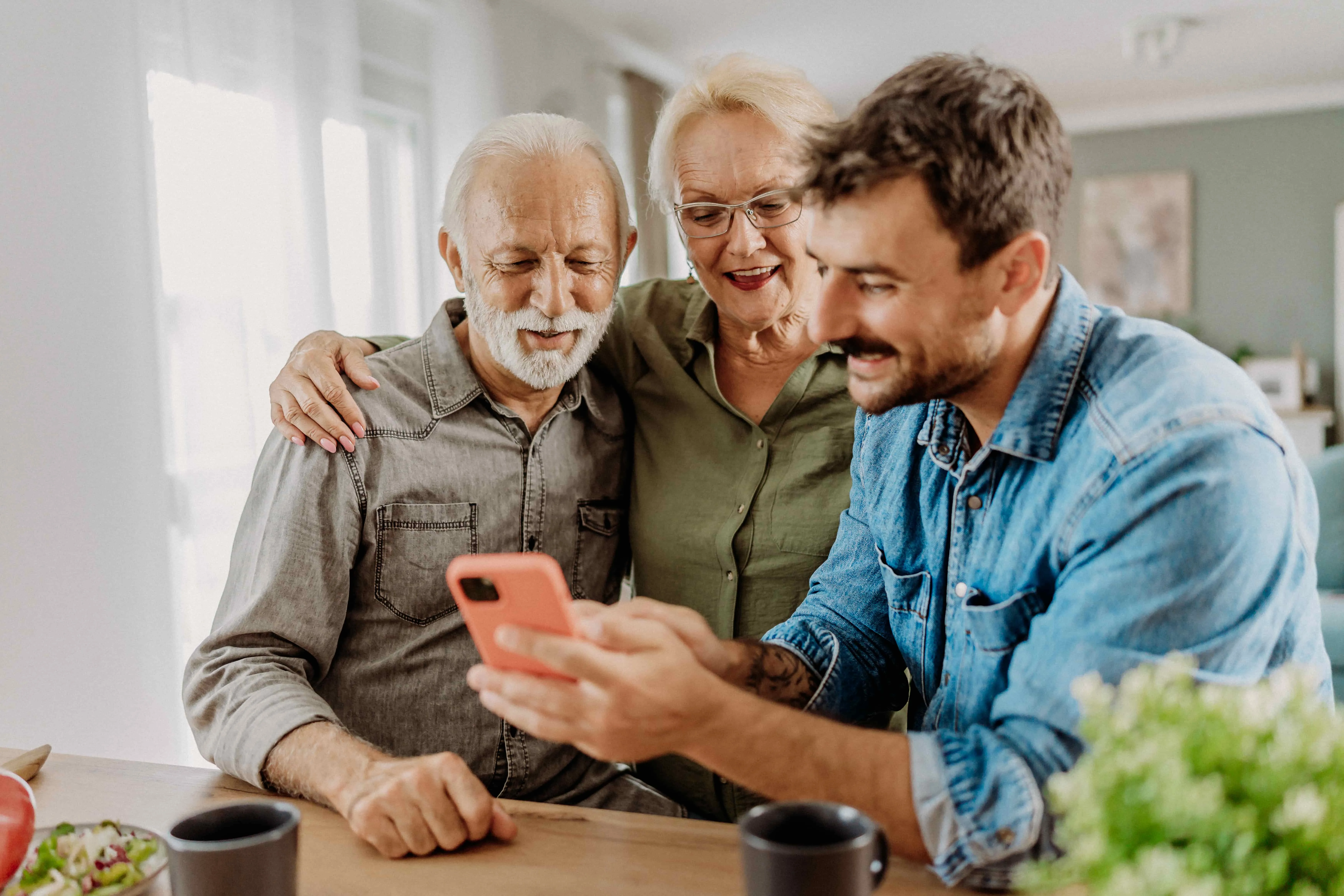 Daily Check-In Services for Seniors: How They Work and How to Choose